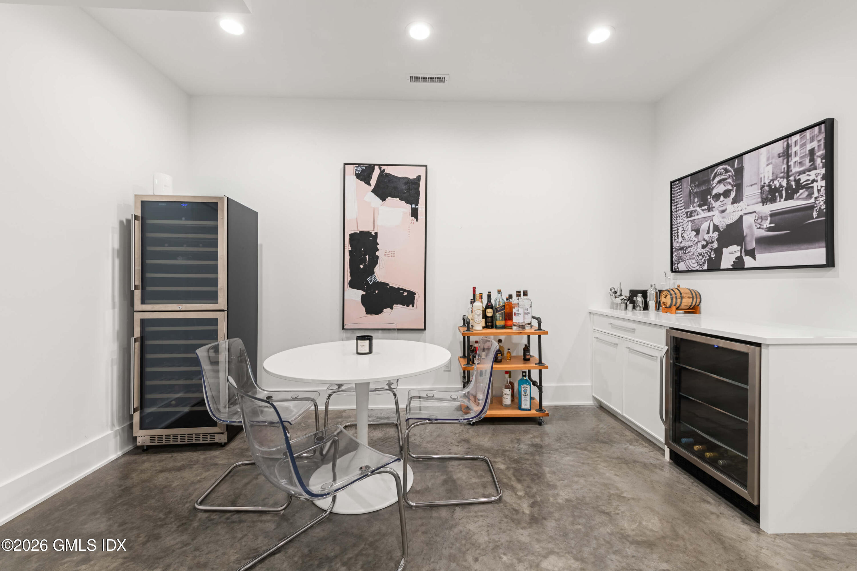 40 Richmondville Avenue