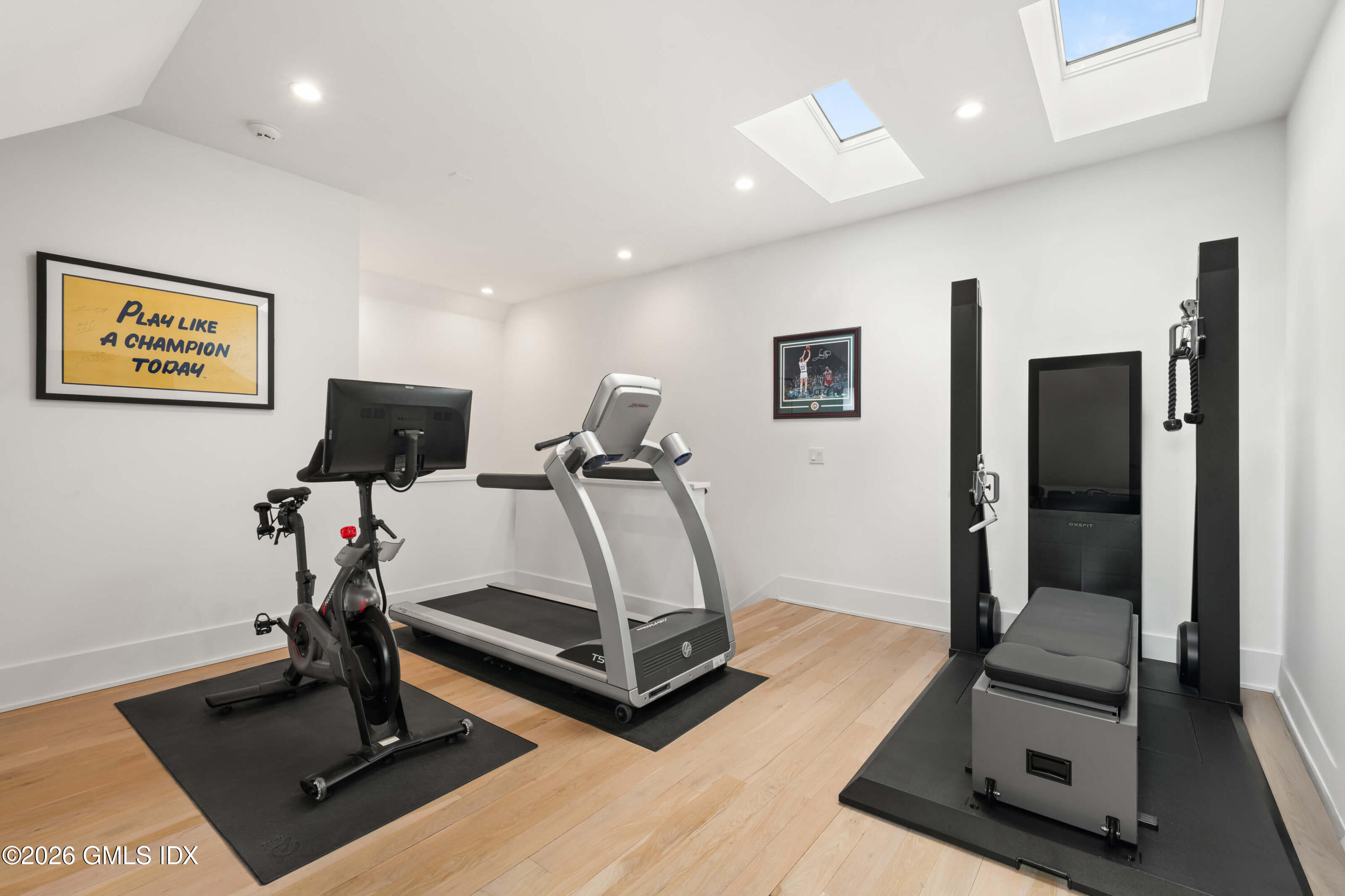 40 Richmondville Avenue