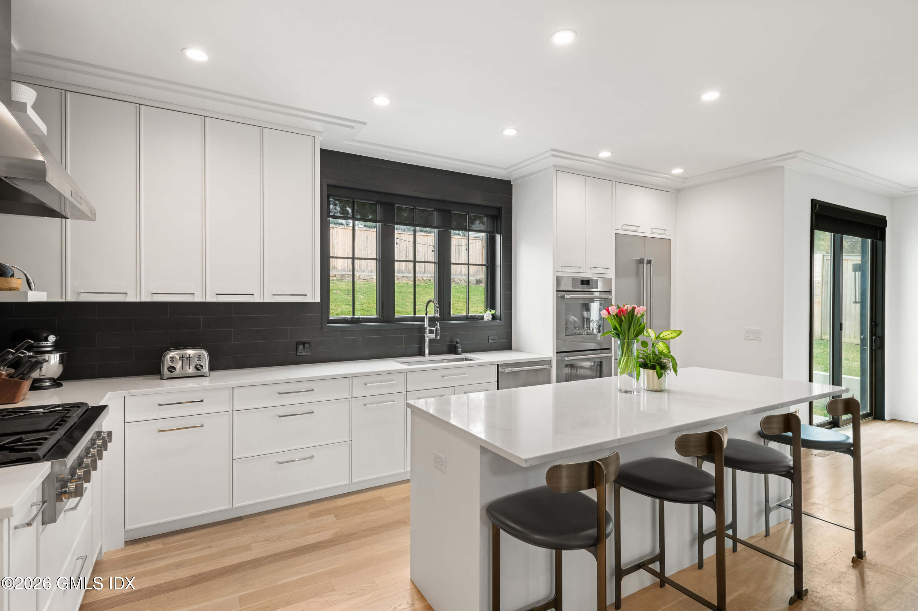 40 Richmondville Avenue