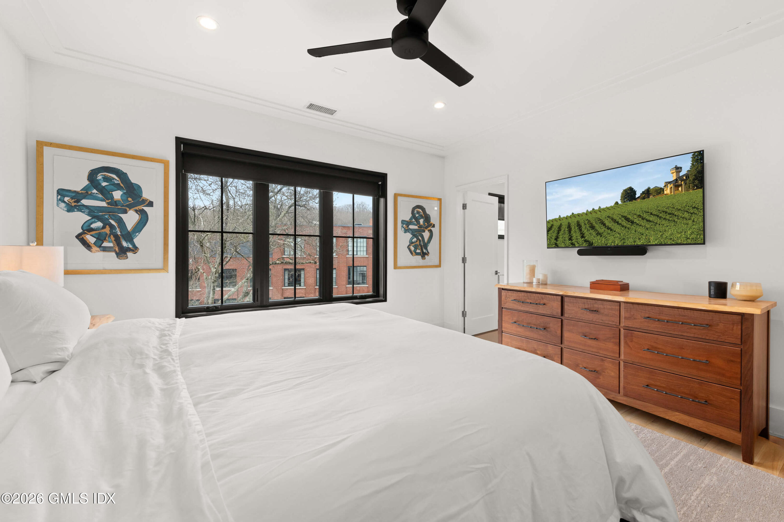 40 Richmondville Avenue