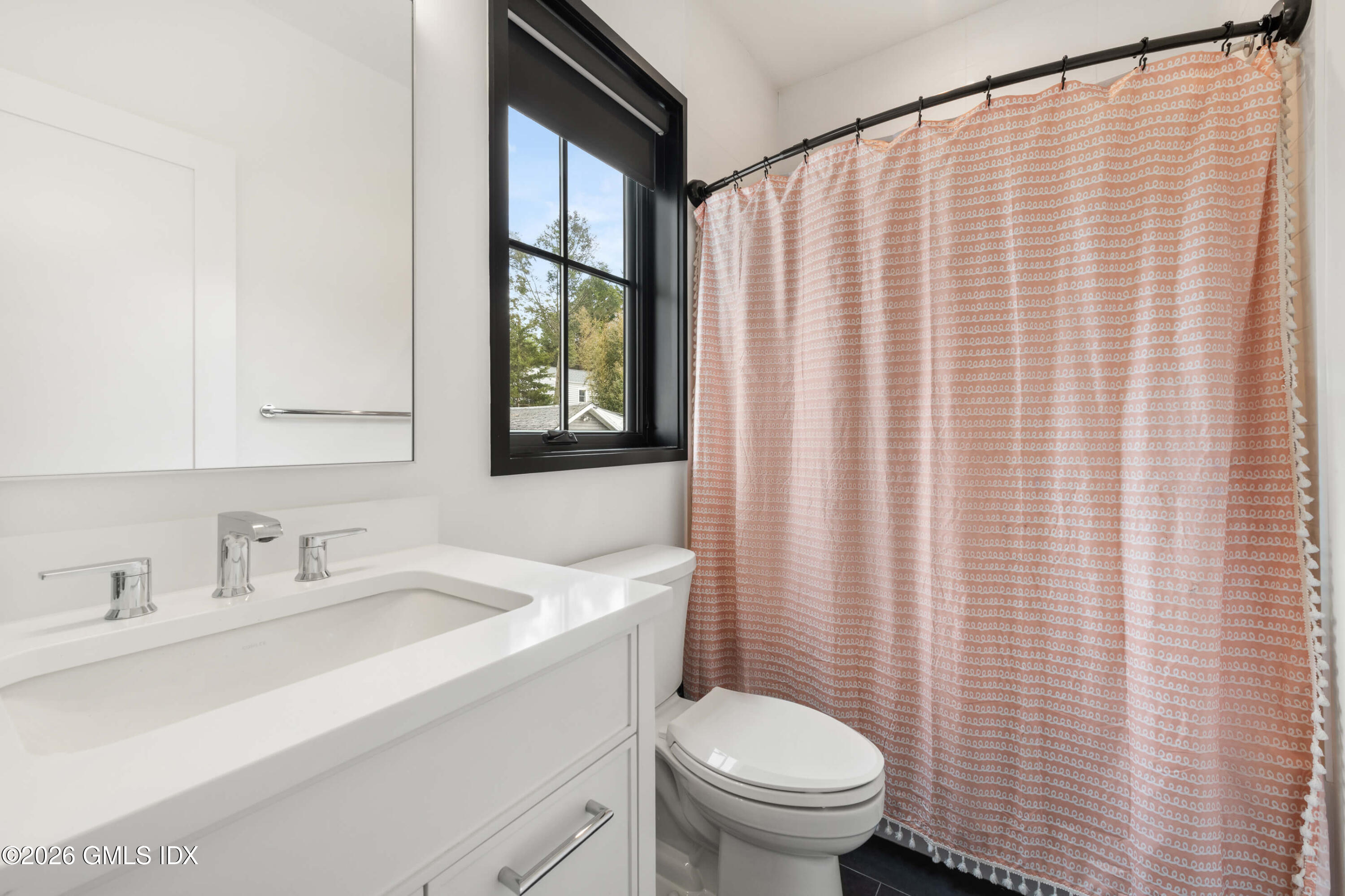 40 Richmondville Avenue