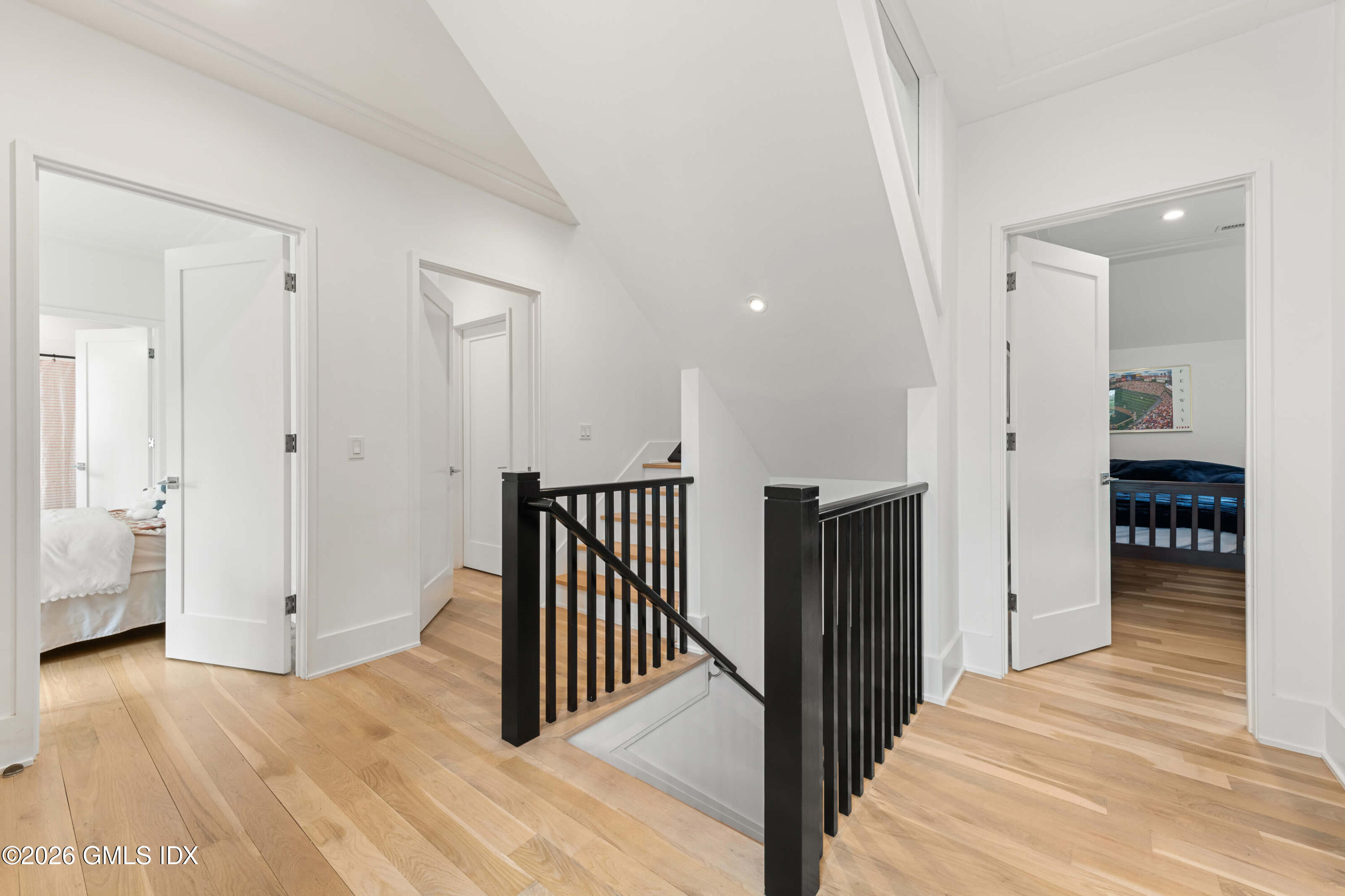 40 Richmondville Avenue