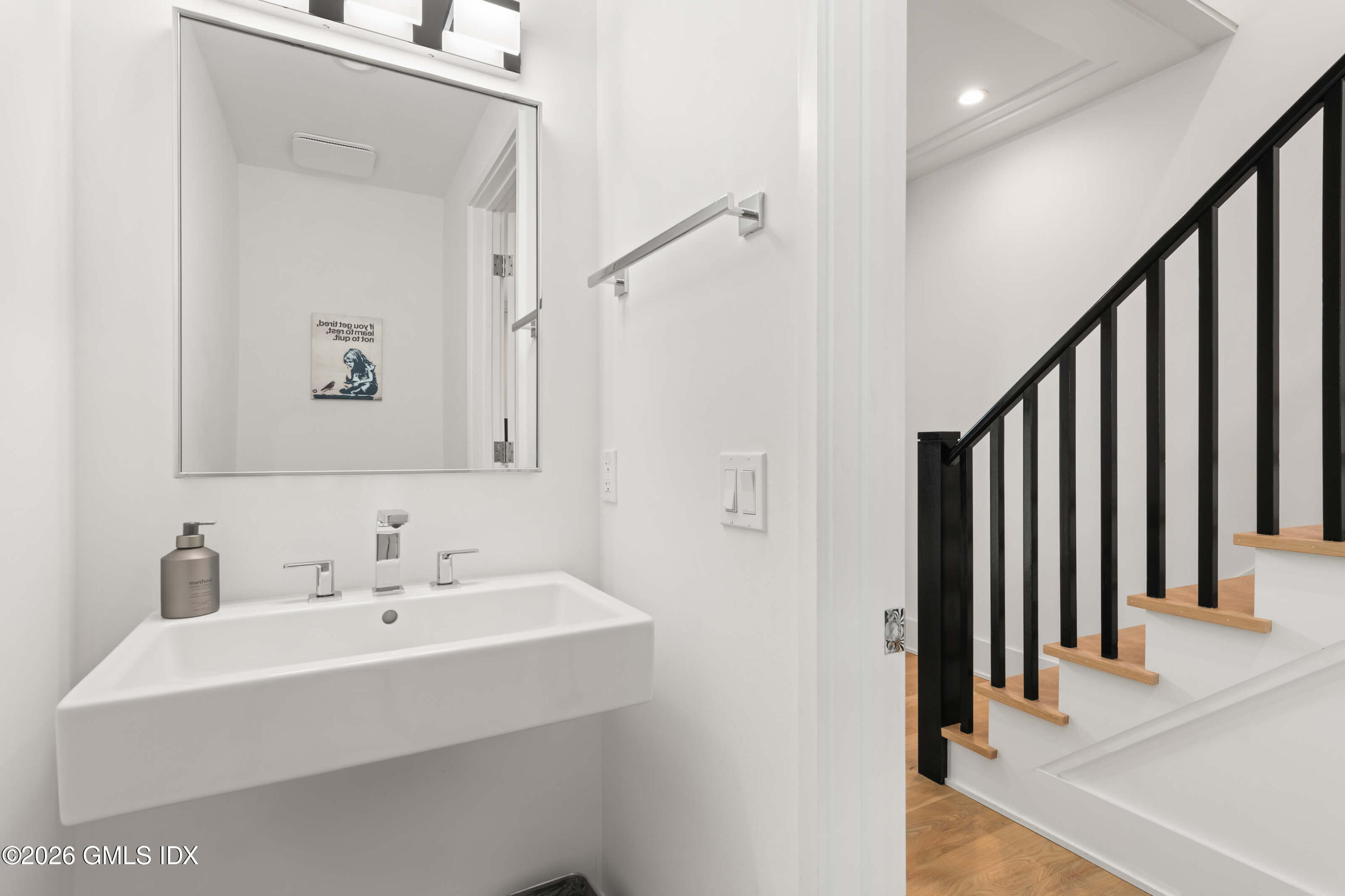 40 Richmondville Avenue