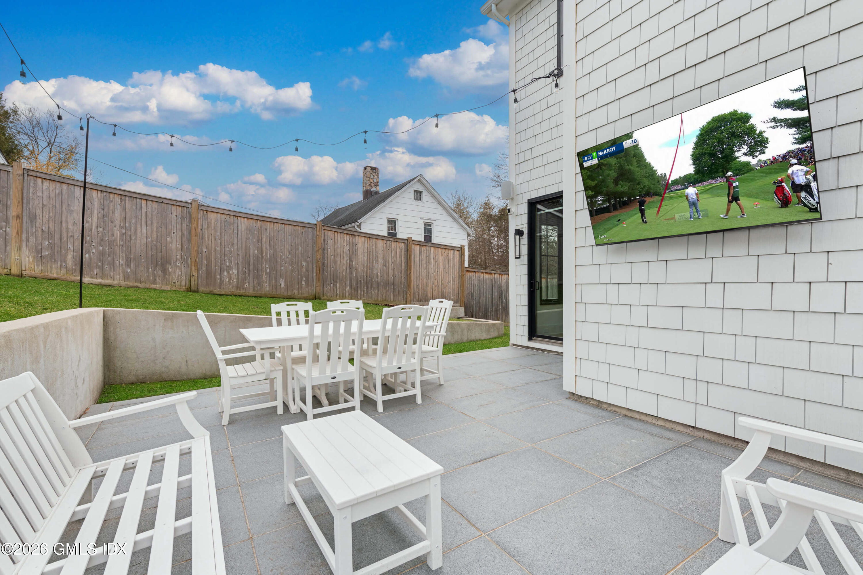 40 Richmondville Avenue