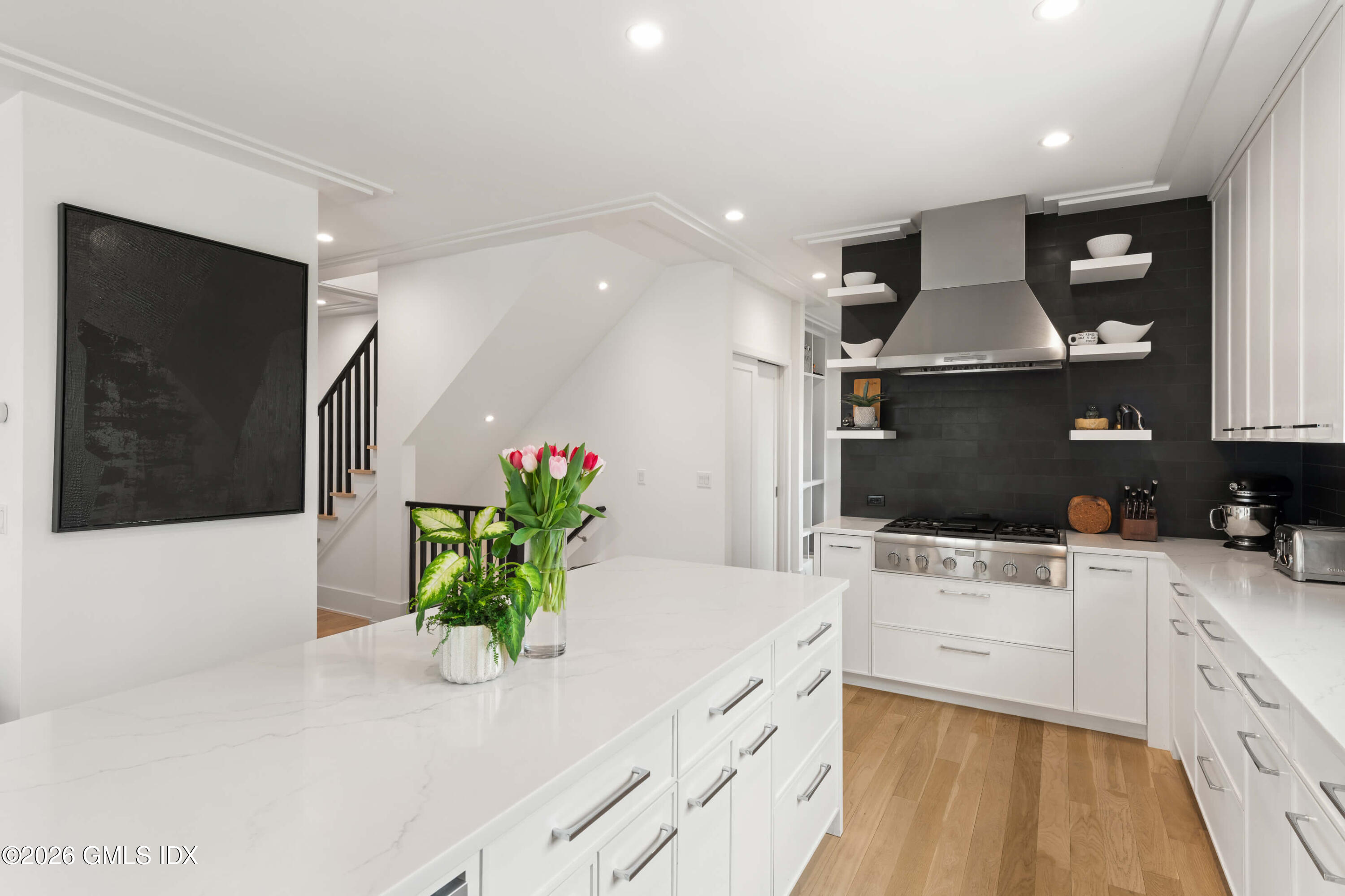 40 Richmondville Avenue