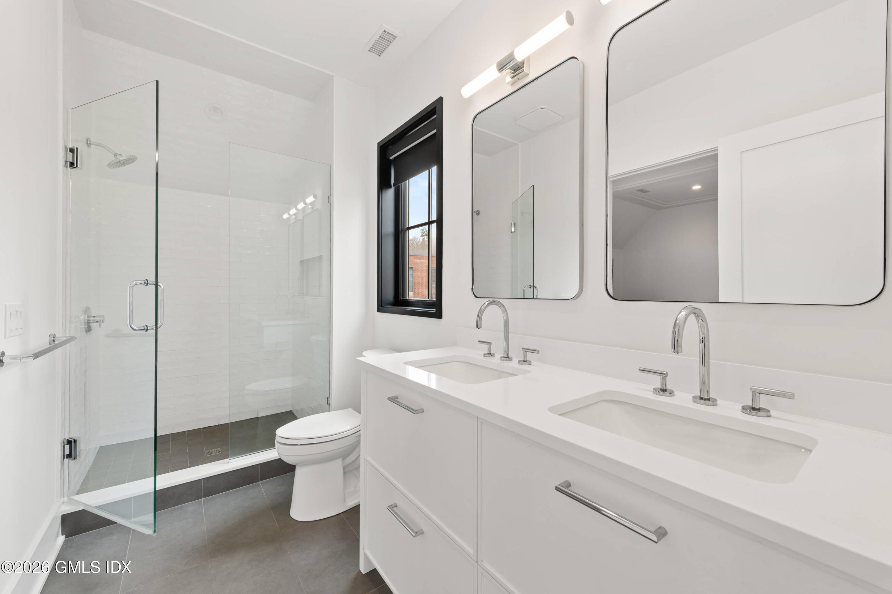 40 Richmondville Avenue