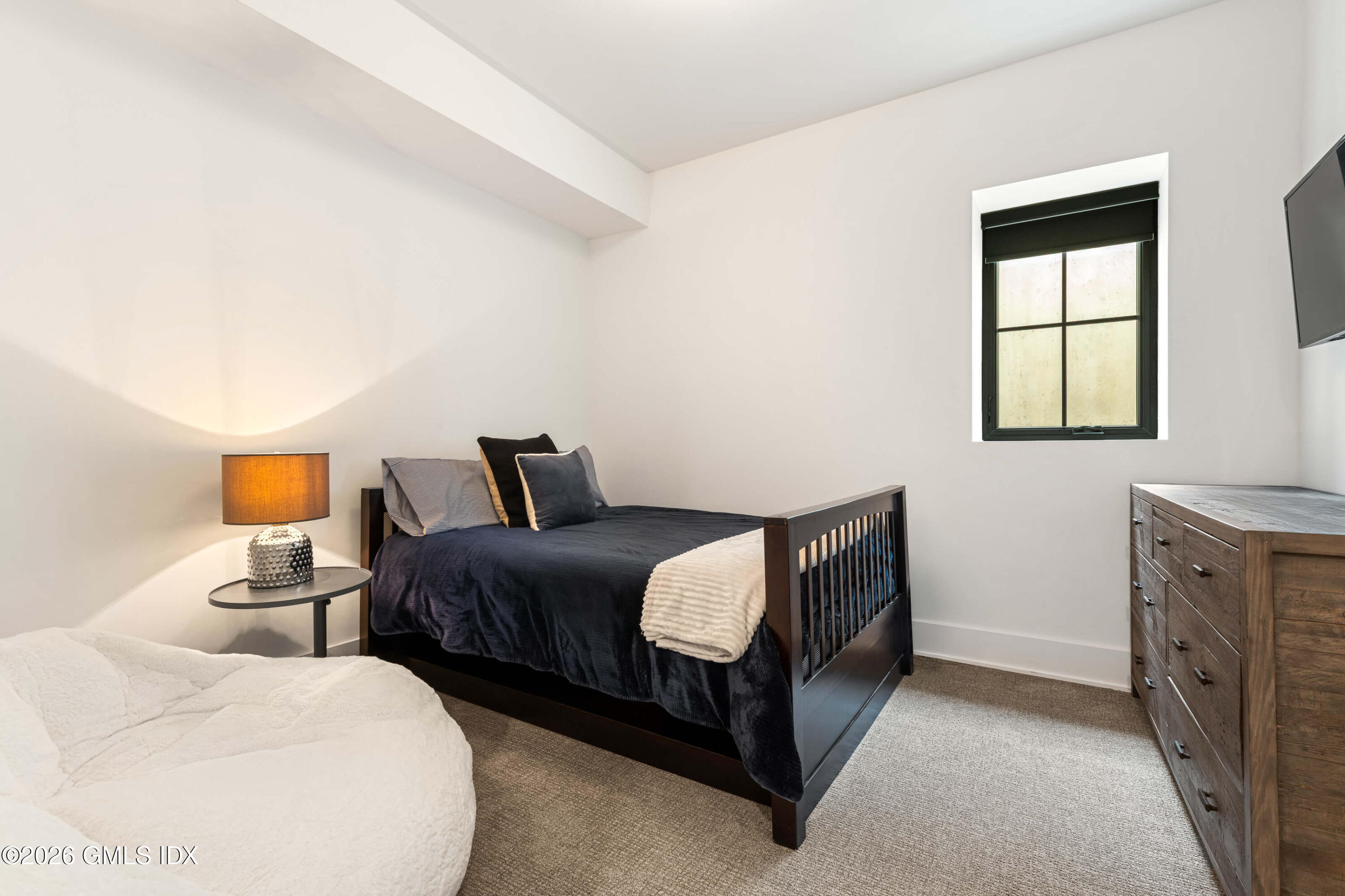 40 Richmondville Avenue