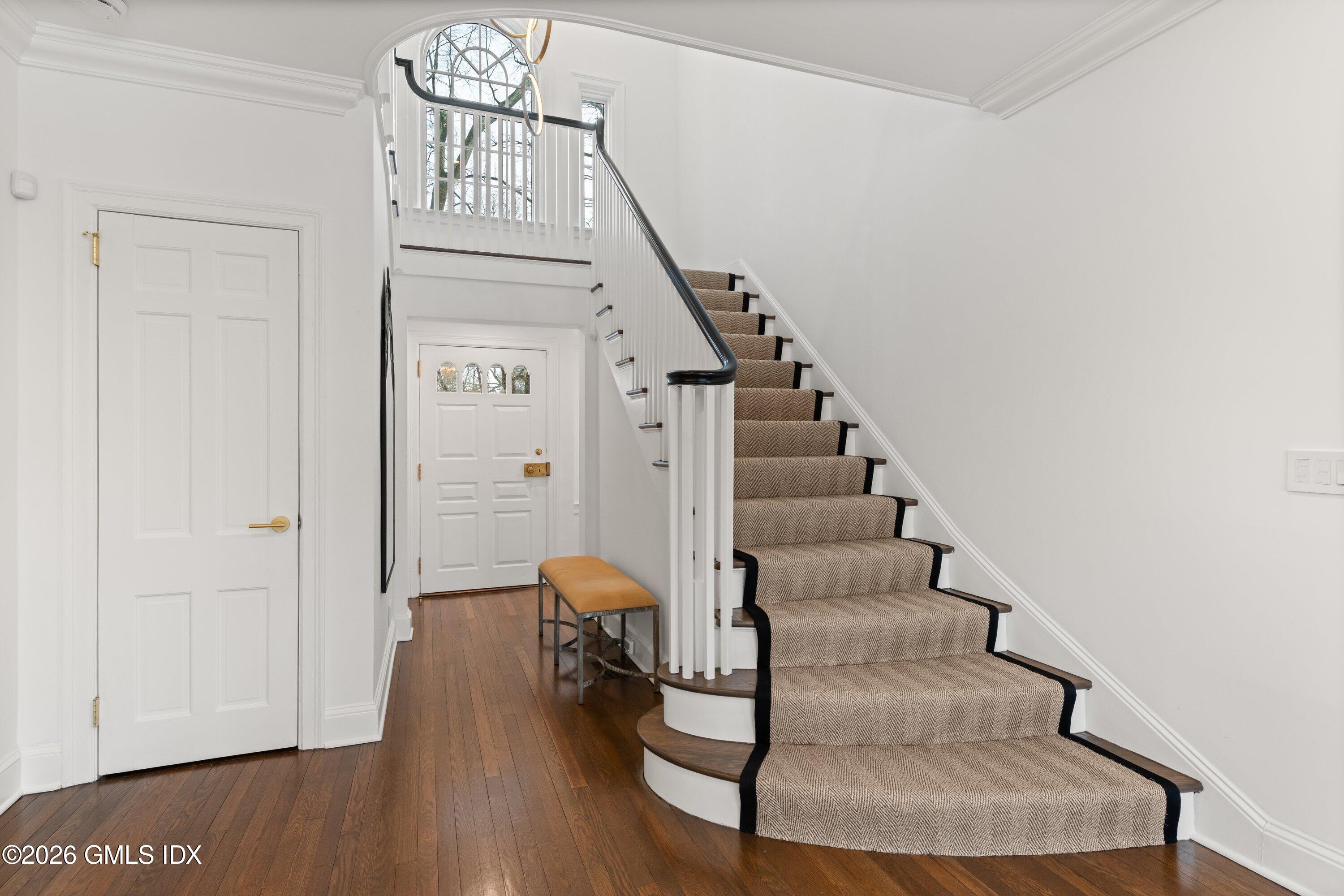 530 Round Hill Road