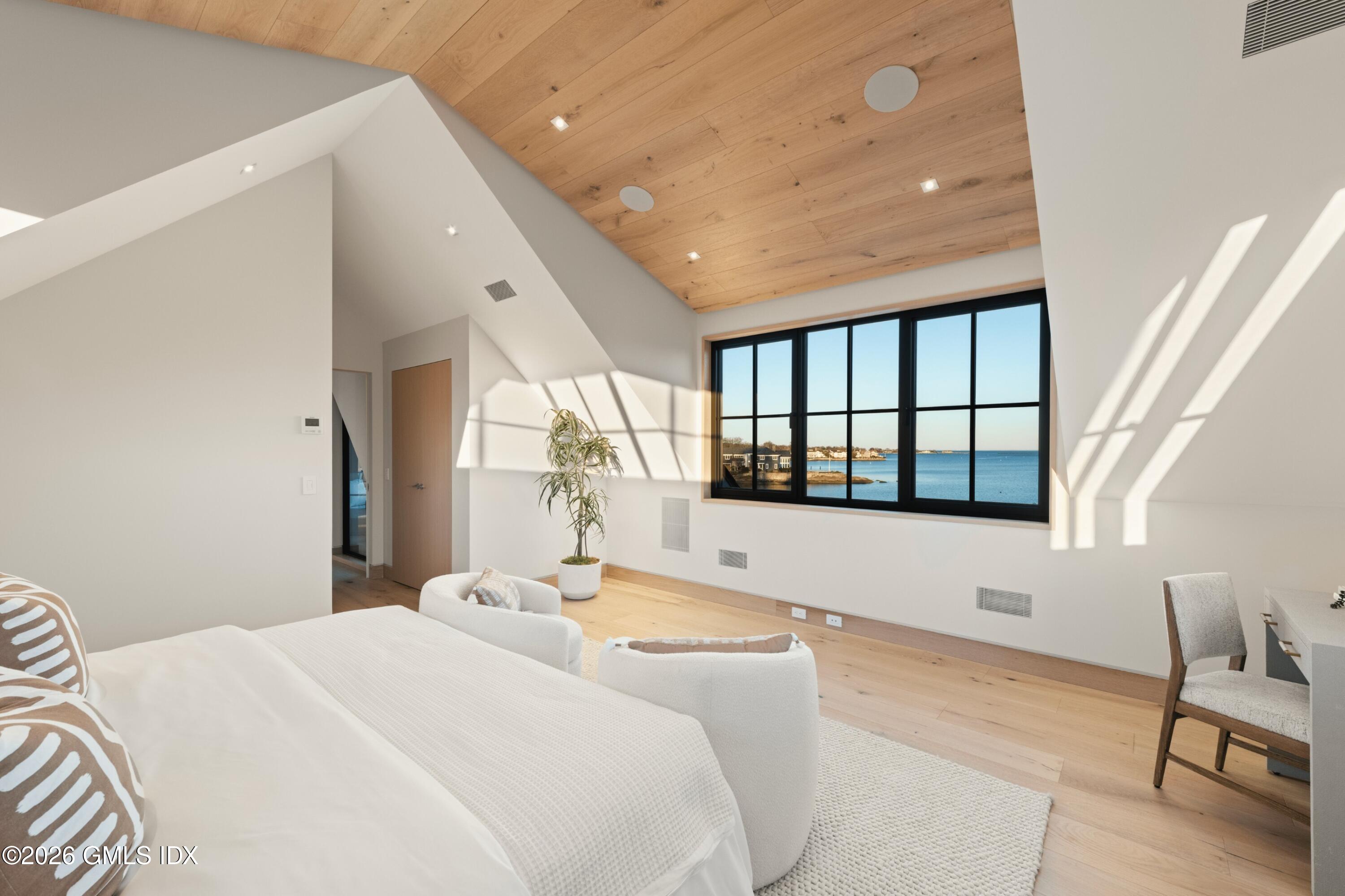58 Shore Road