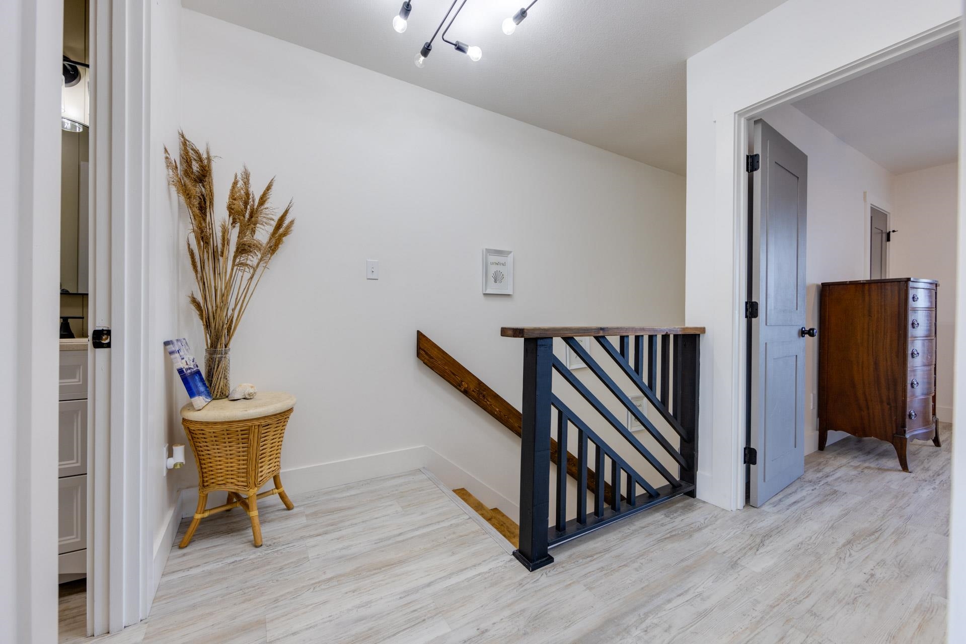 128 W Kitty Hawk Rd, Kitty Hawk