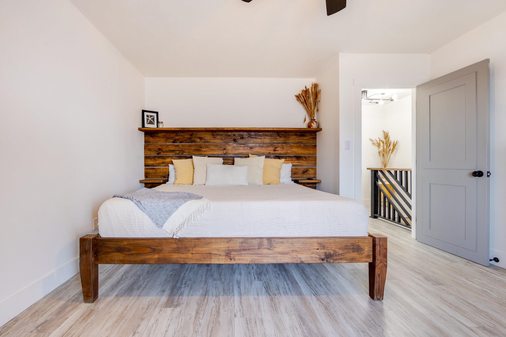 128 W Kitty Hawk Rd, Kitty Hawk