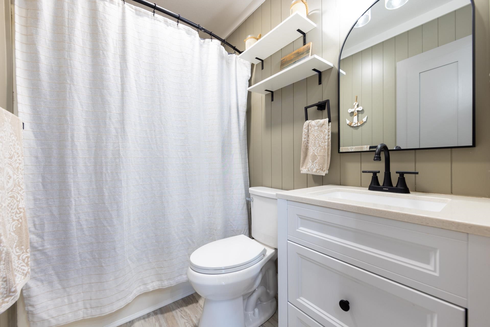 128 W Kitty Hawk Rd, Kitty Hawk