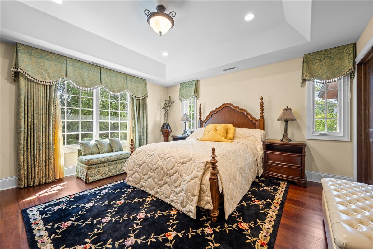 1098 Sheridan Road