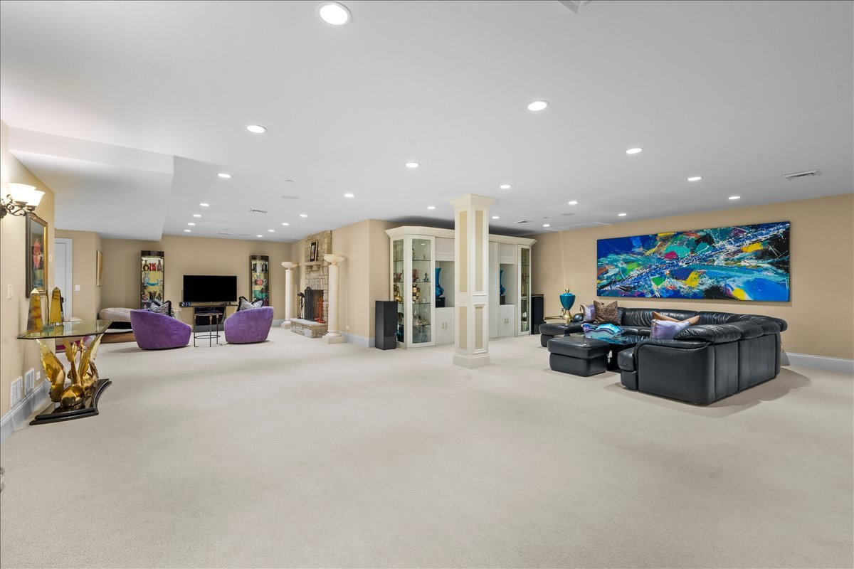 1098 Sheridan Road