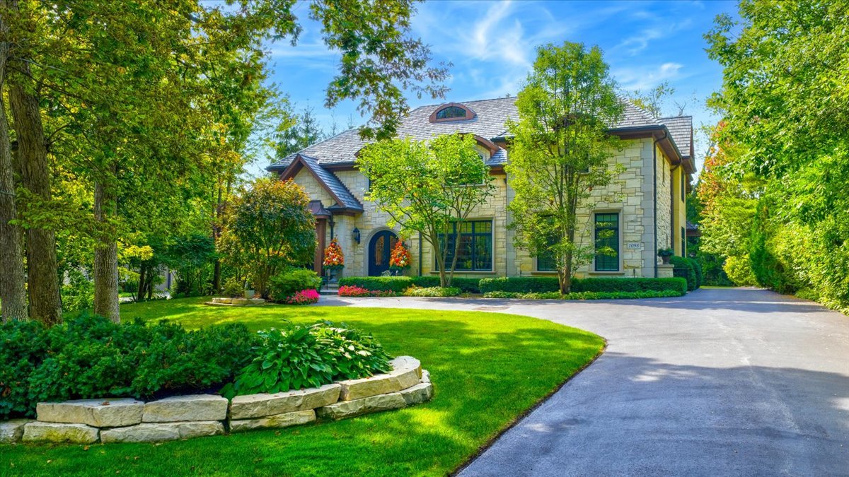 1098 Sheridan Road