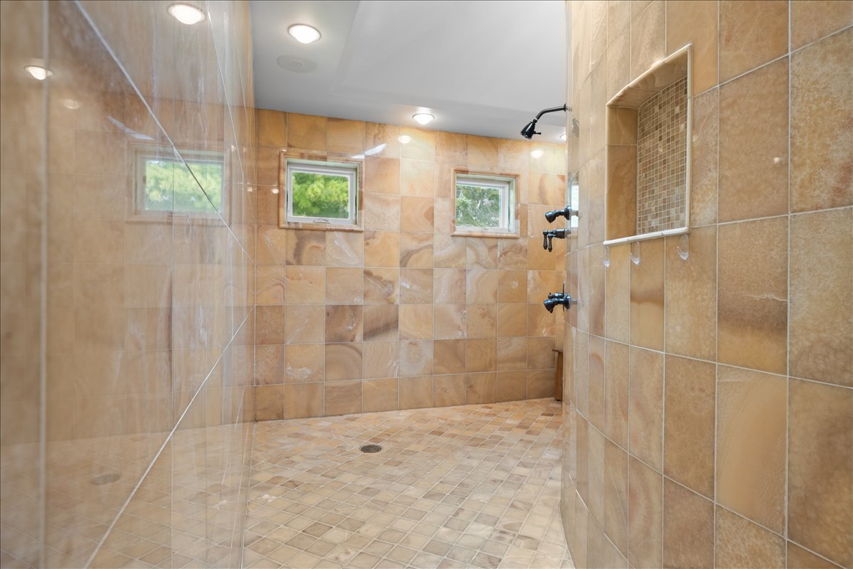 1098 Sheridan Road