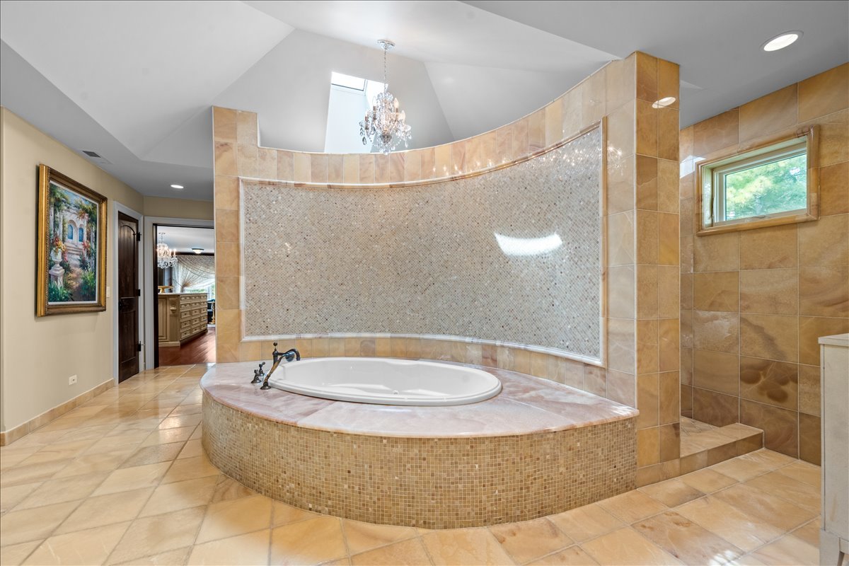 1098 Sheridan Road