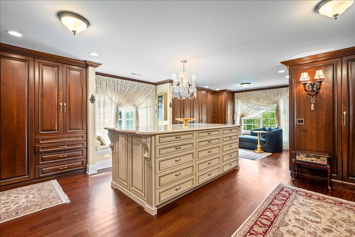 1098 Sheridan Road