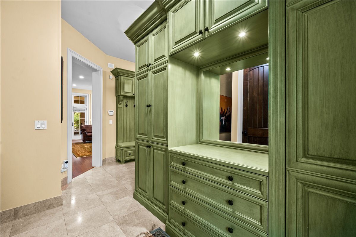 1098 Sheridan Road