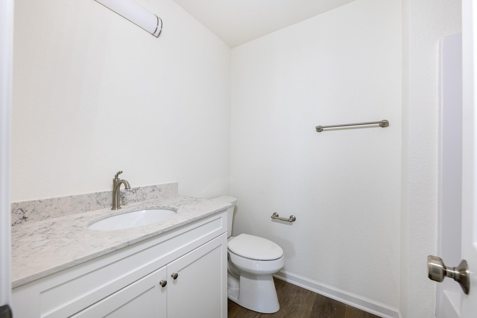 816 D Caroline Ct, Corolla