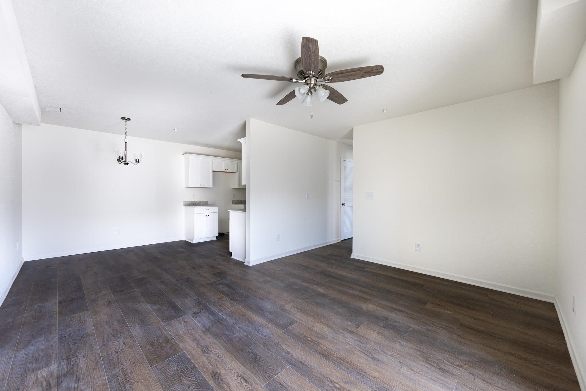 816 D Caroline Ct, Corolla