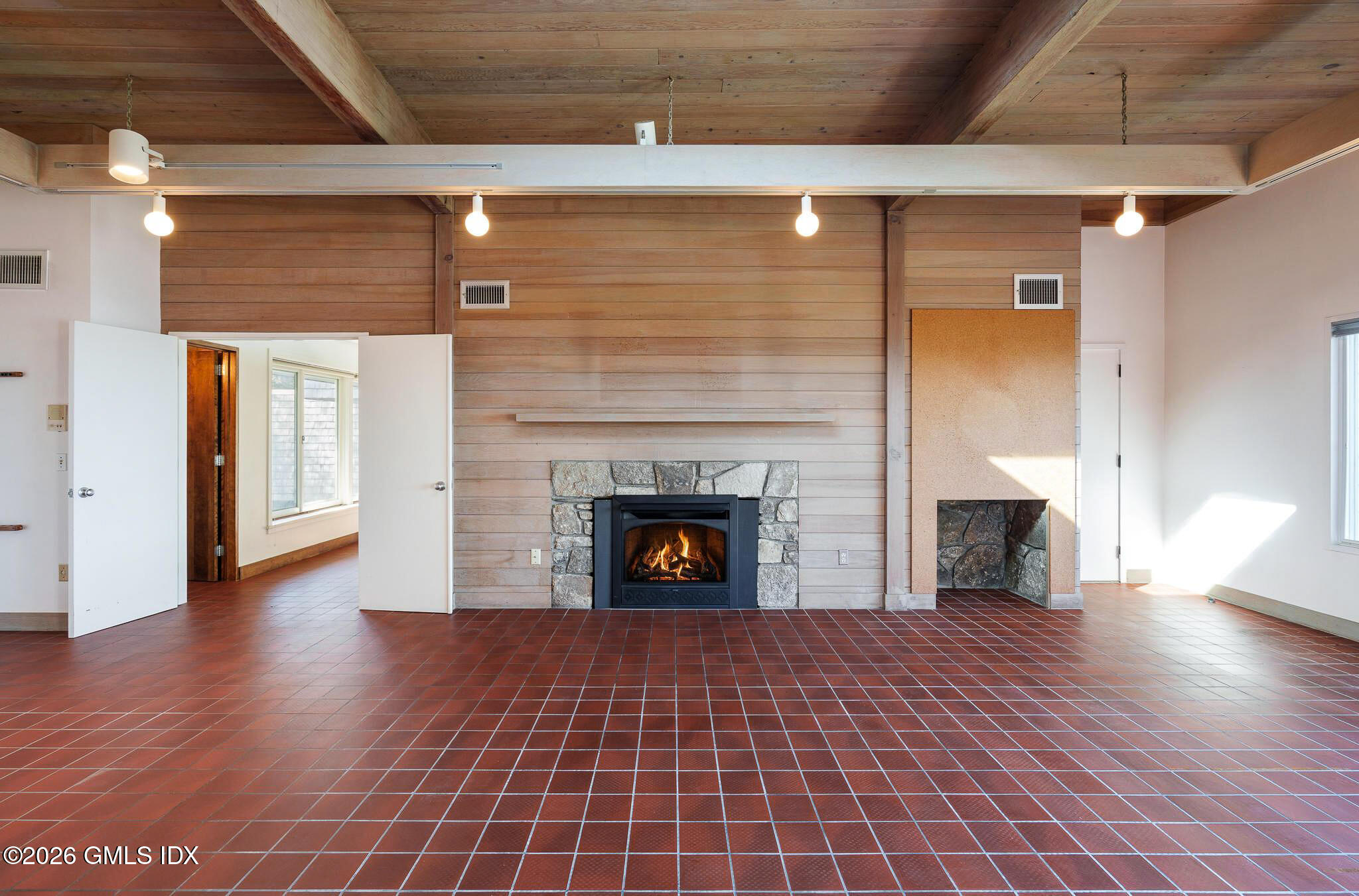 39 Chippechaug Trail