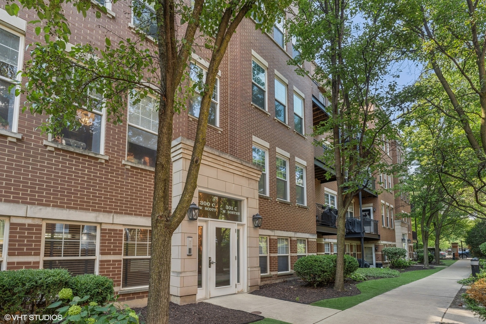 301 W Goethe Street Unit: 302