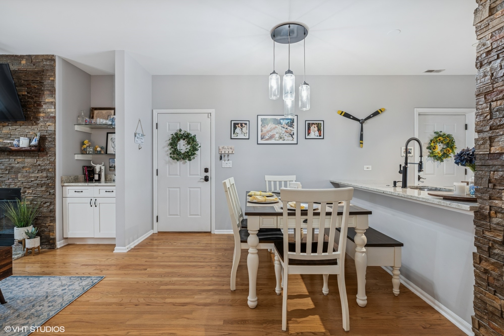 301 W Goethe Street Unit: 302