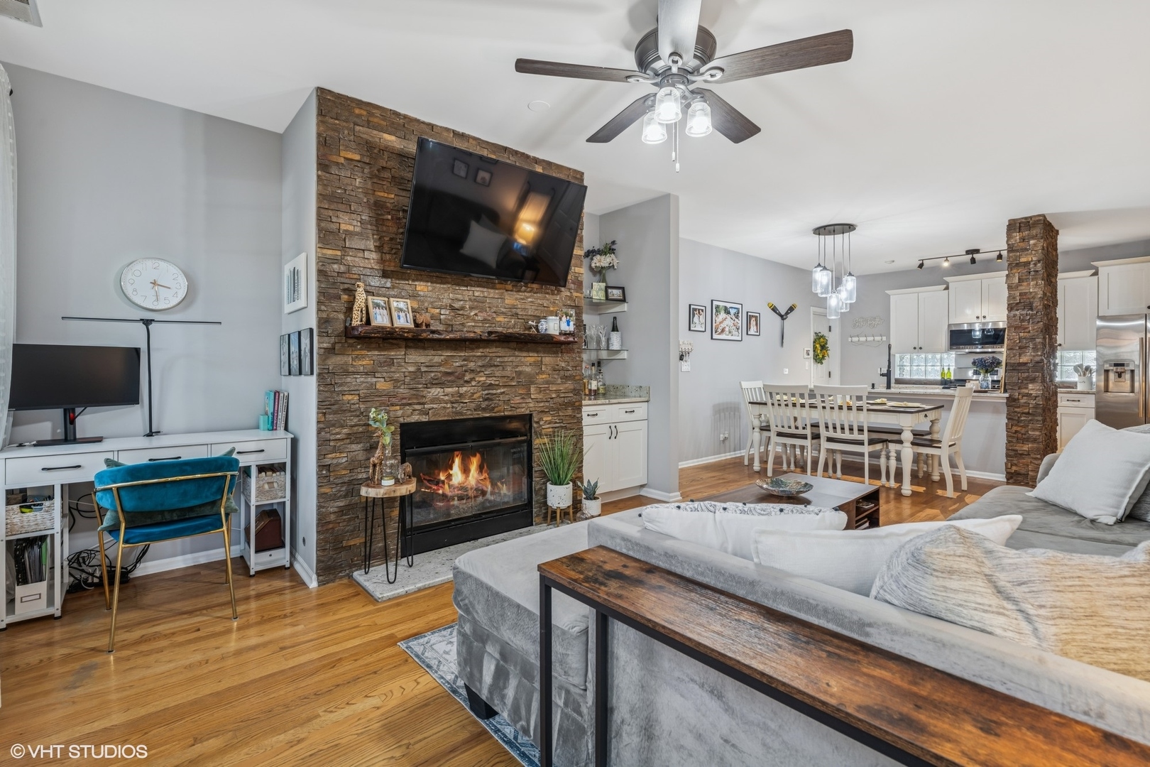 301 W Goethe Street Unit: 302
