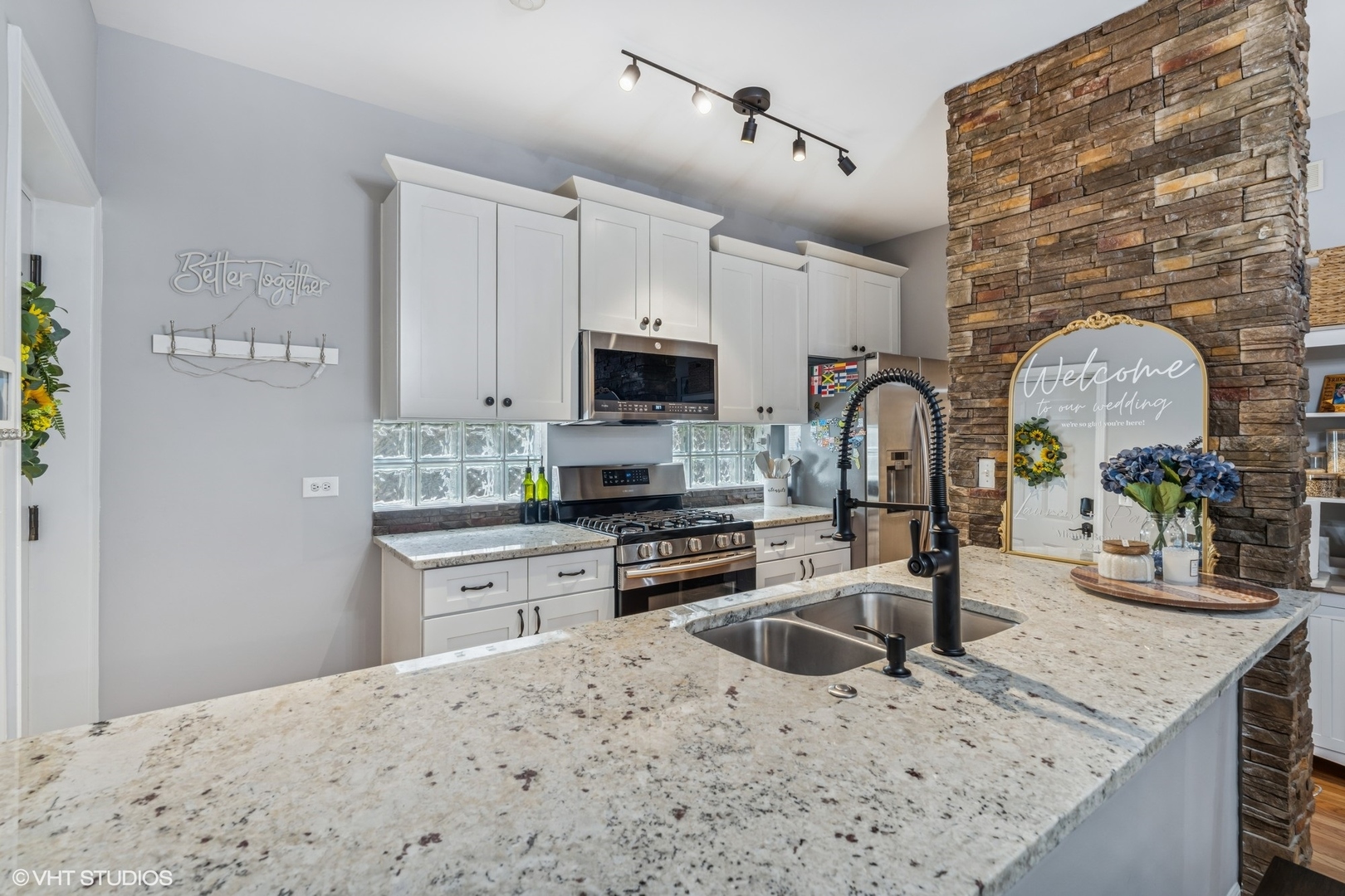 301 W Goethe Street Unit: 302