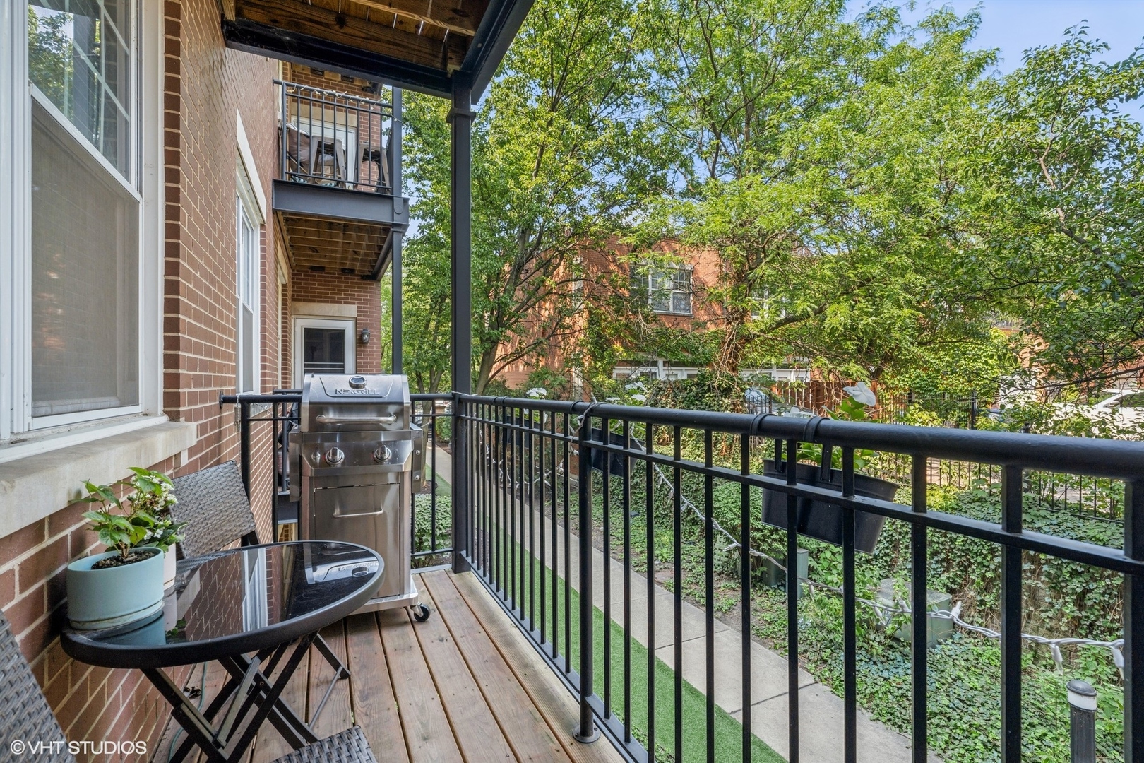 301 W Goethe Street Unit: 302