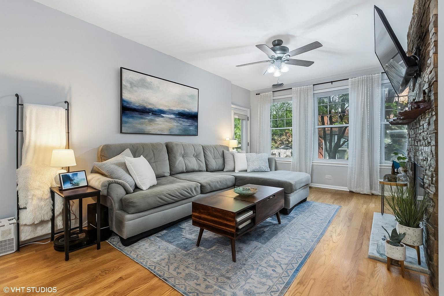 301 W Goethe Street Unit: 302