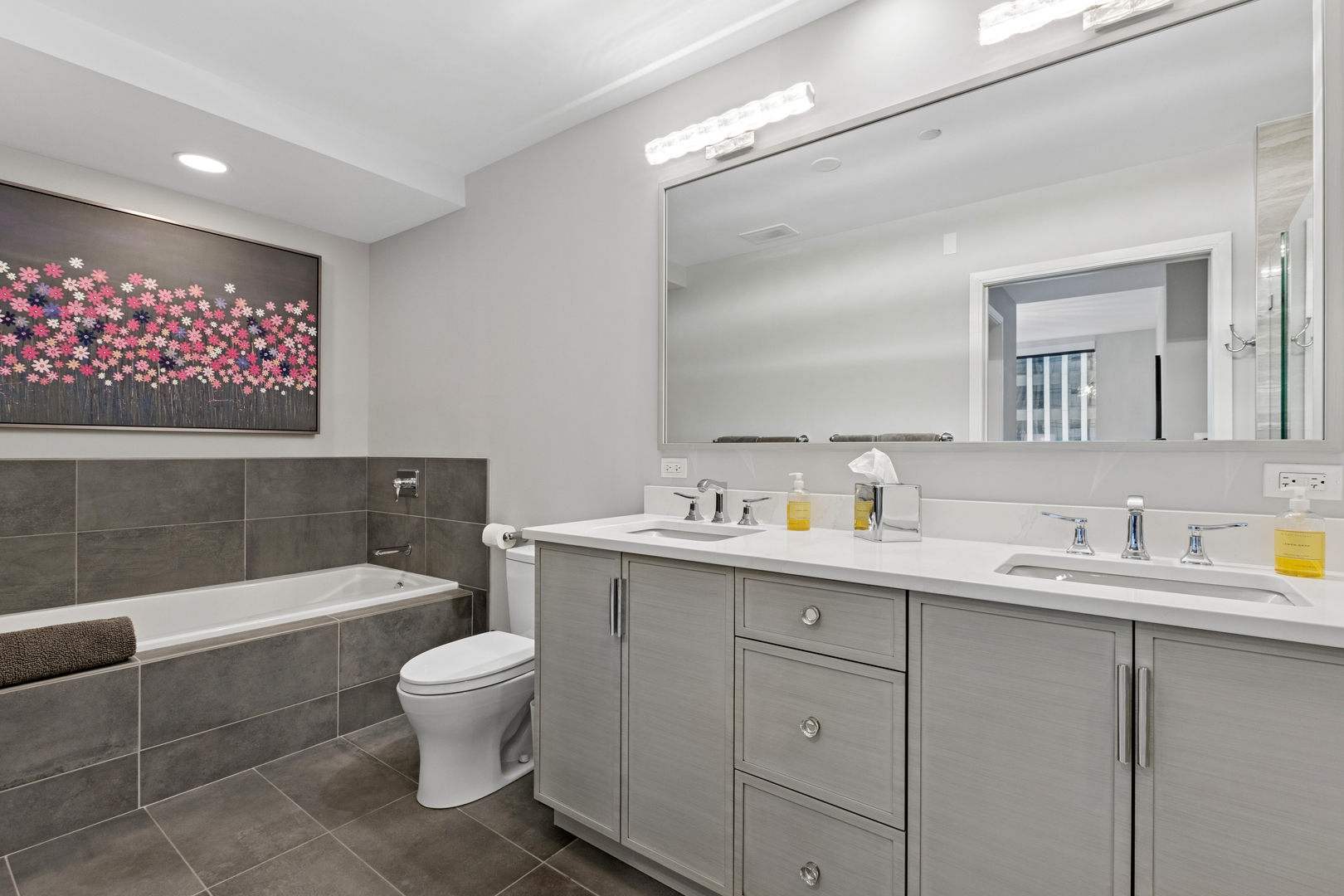 60 E Monroe Street Unit: 3402