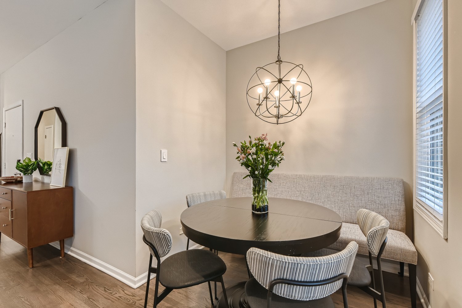 1515 N Hudson Avenue Unit: 2