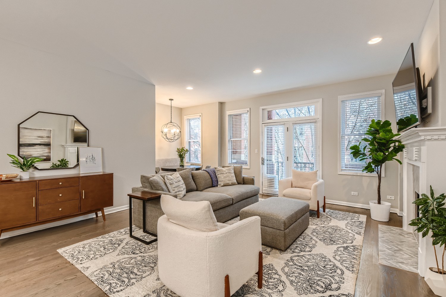 1515 N Hudson Avenue Unit: 2