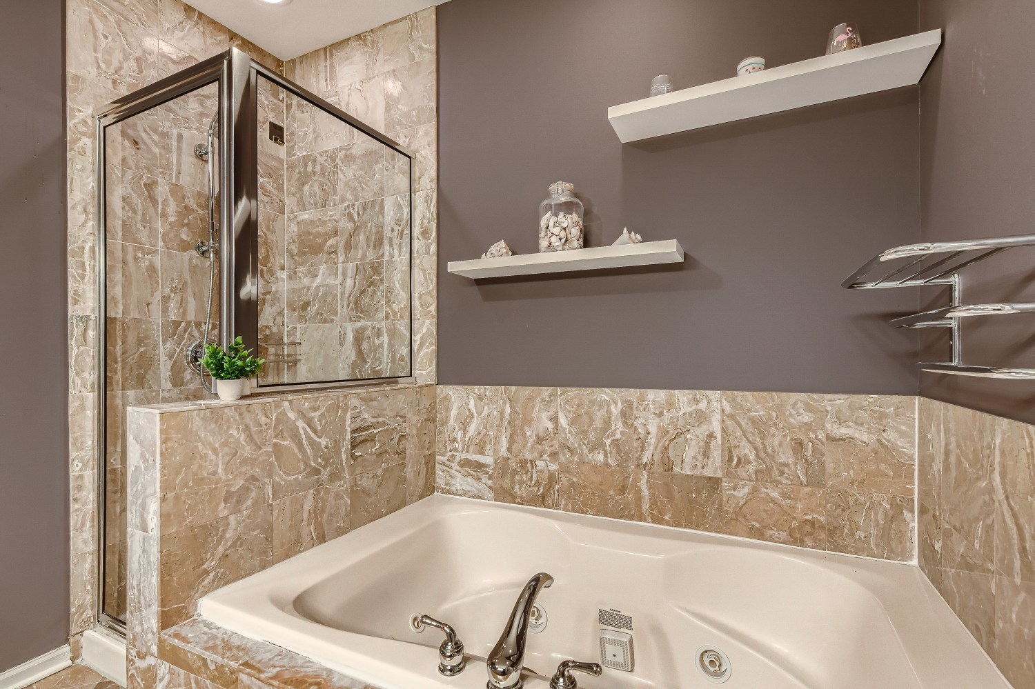 1515 N Hudson Avenue Unit: 2