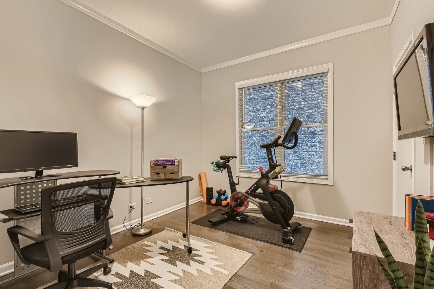 1515 N Hudson Avenue Unit: 2