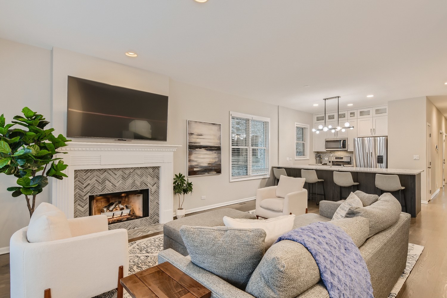 1515 N Hudson Avenue Unit: 2