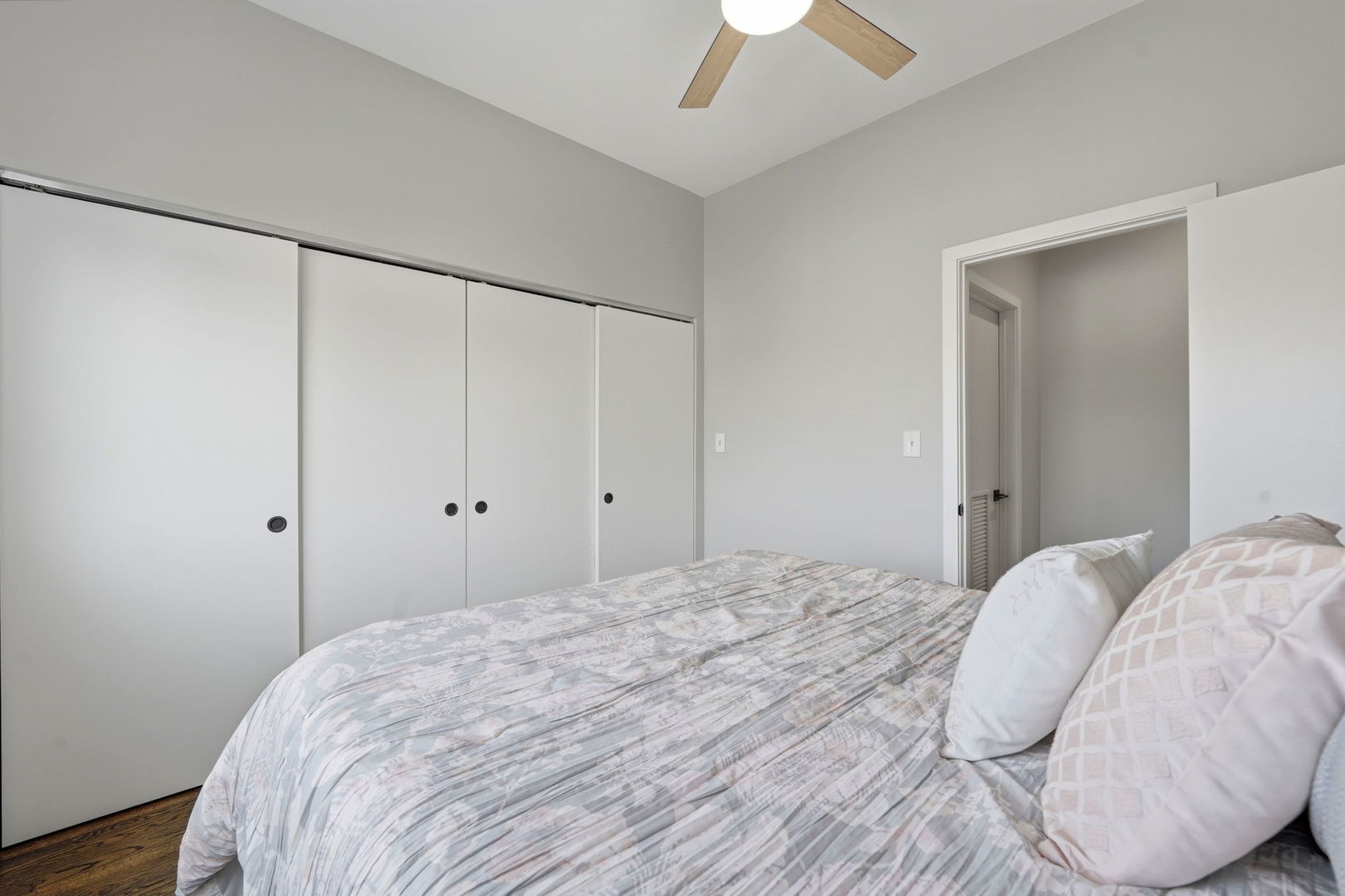 2126 W Armitage Avenue Unit: 4