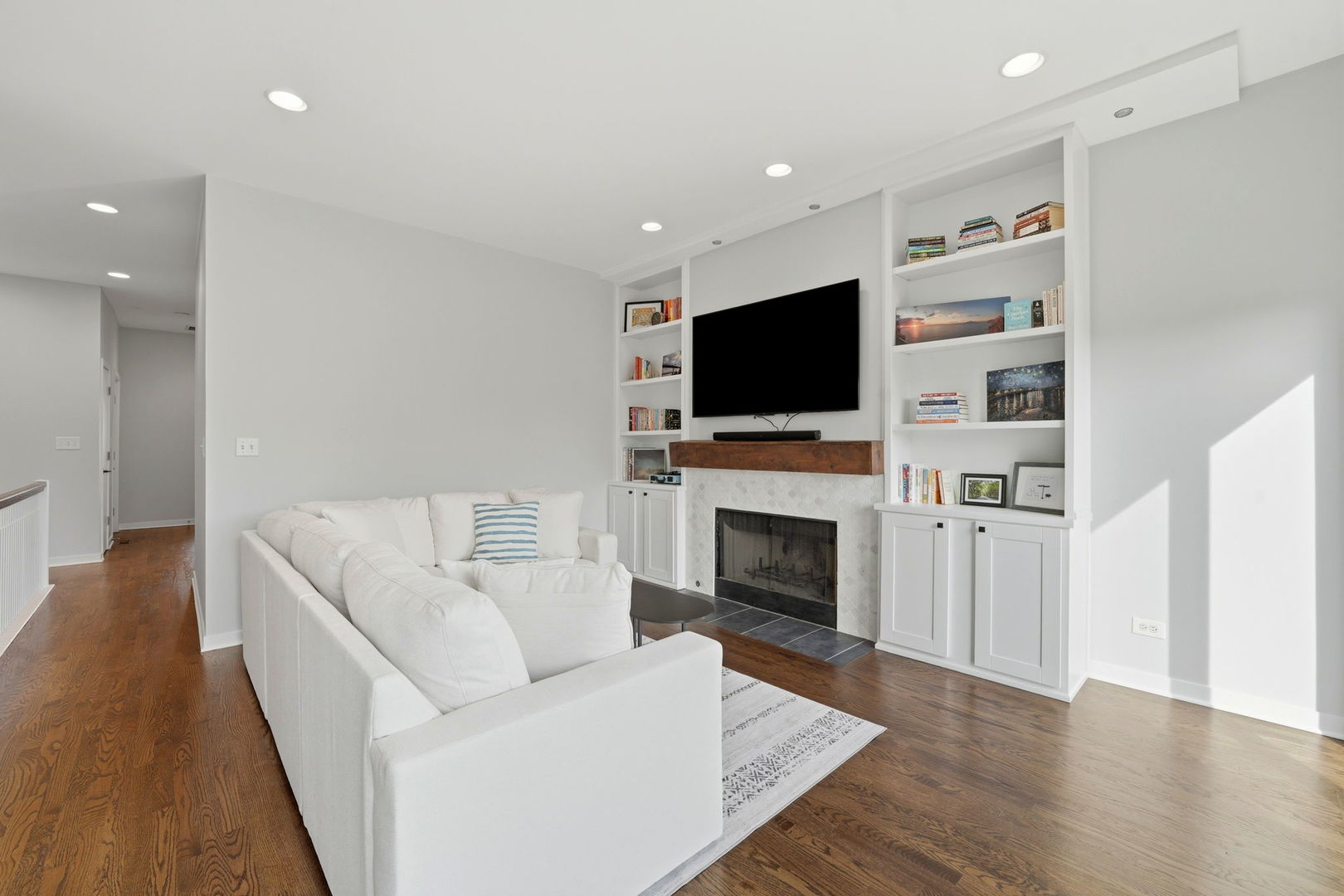 2126 W Armitage Avenue Unit: 4