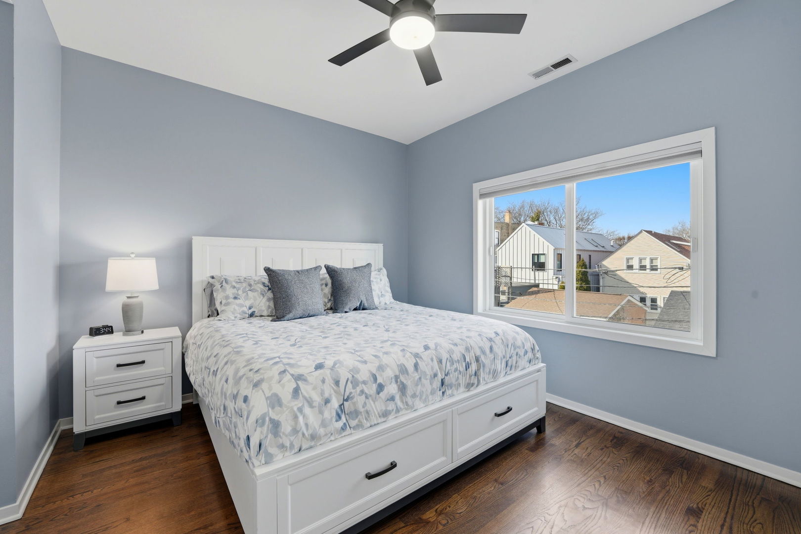 2126 W Armitage Avenue Unit: 4
