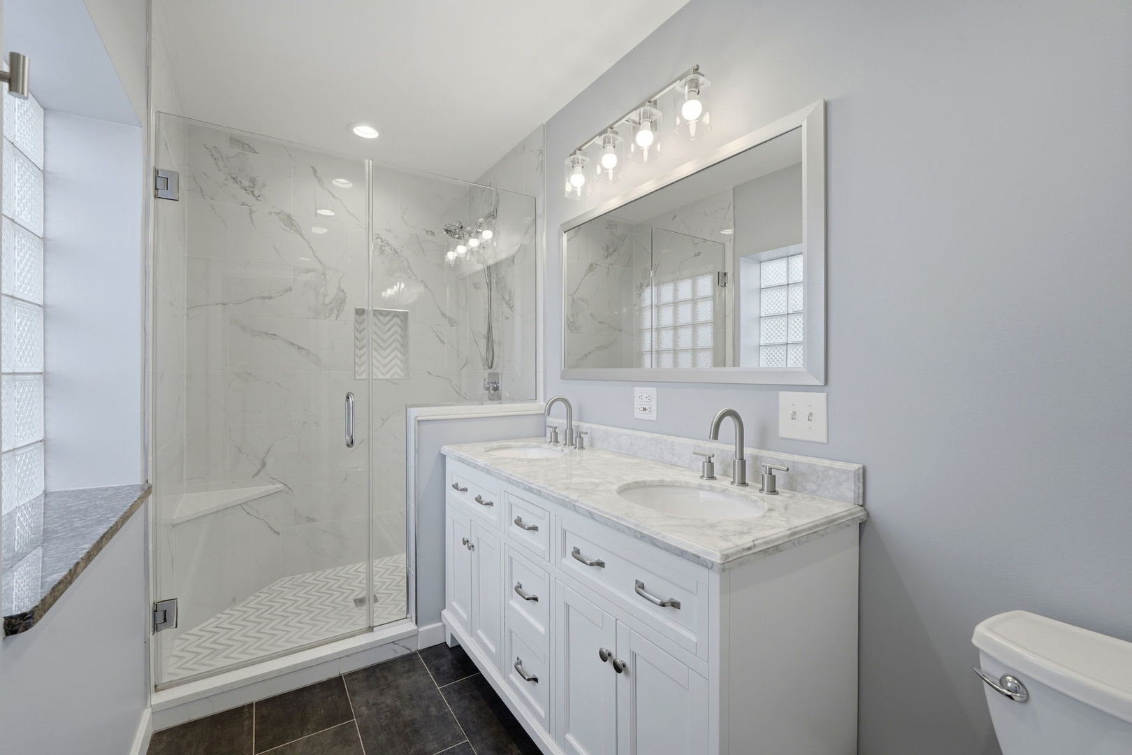 2126 W Armitage Avenue Unit: 4