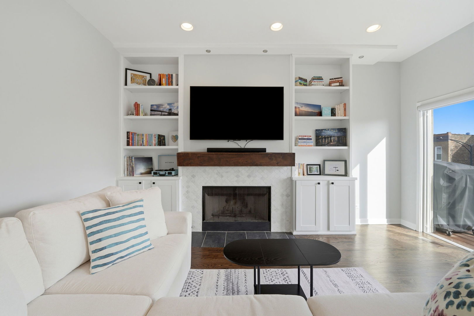 2126 W Armitage Avenue Unit: 4