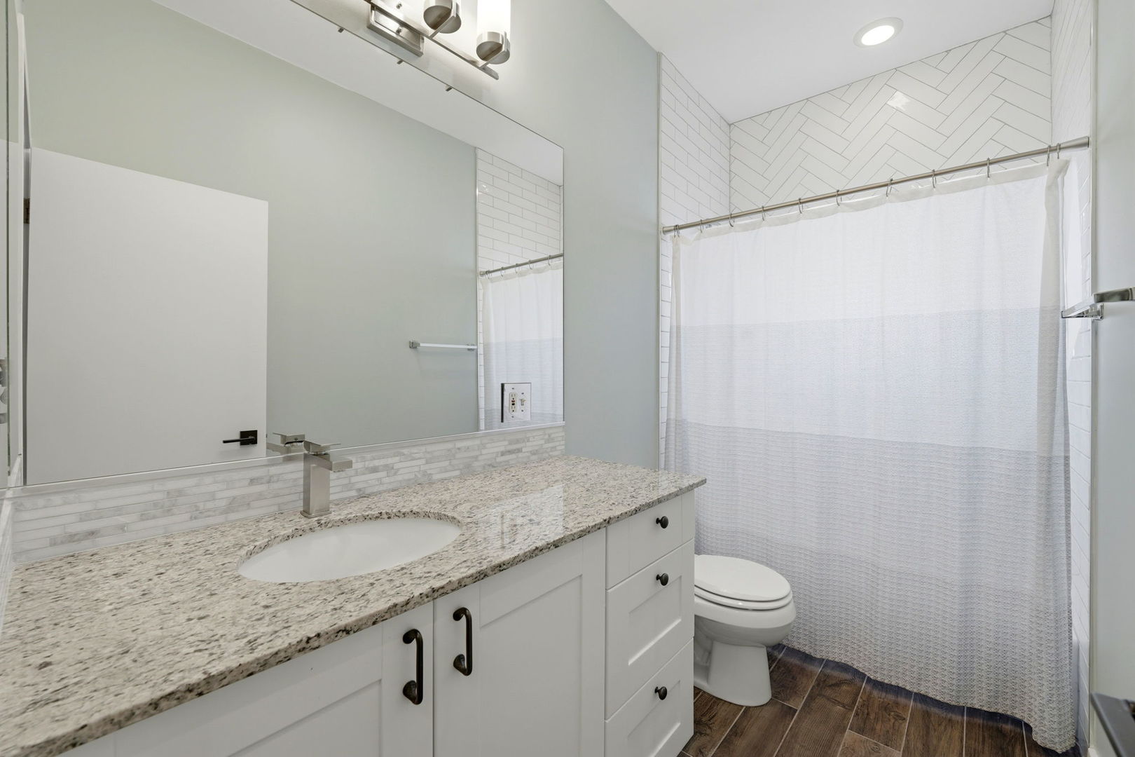 2126 W Armitage Avenue Unit: 4