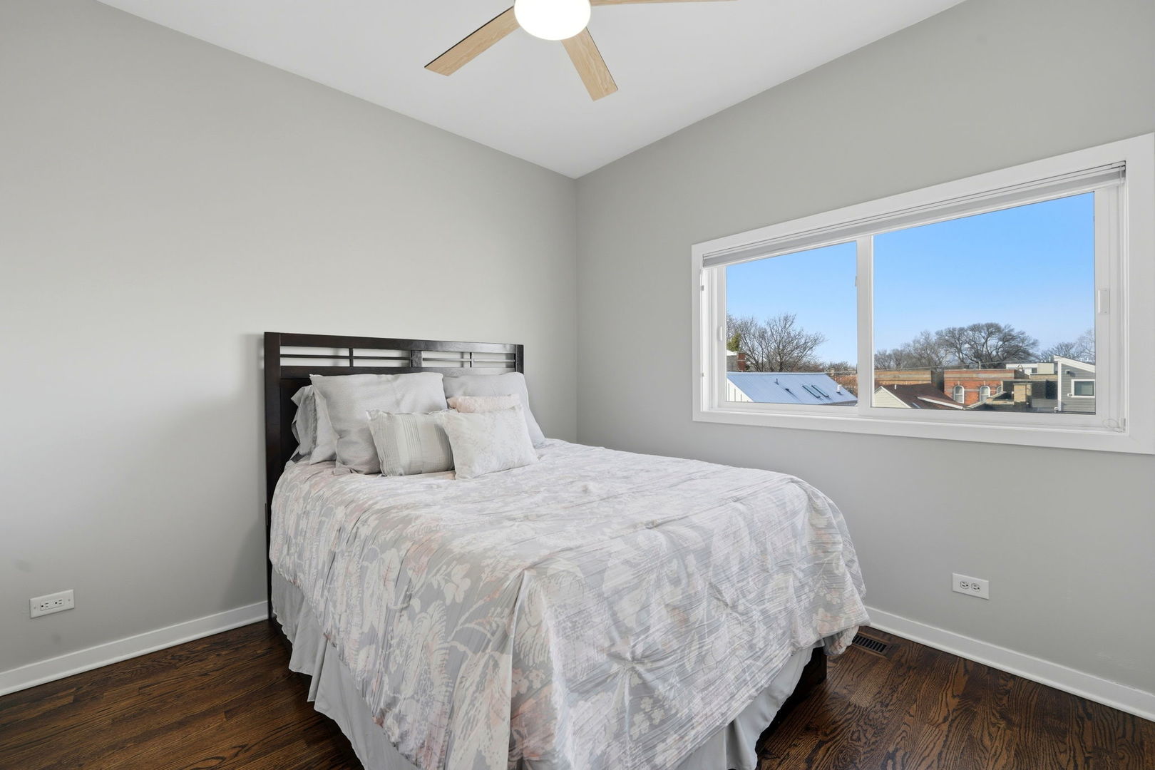 2126 W Armitage Avenue Unit: 4