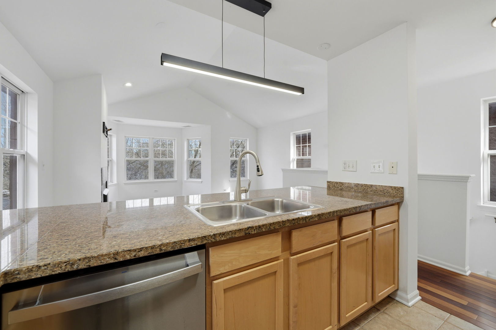 1156 N HOWE Street Unit: C