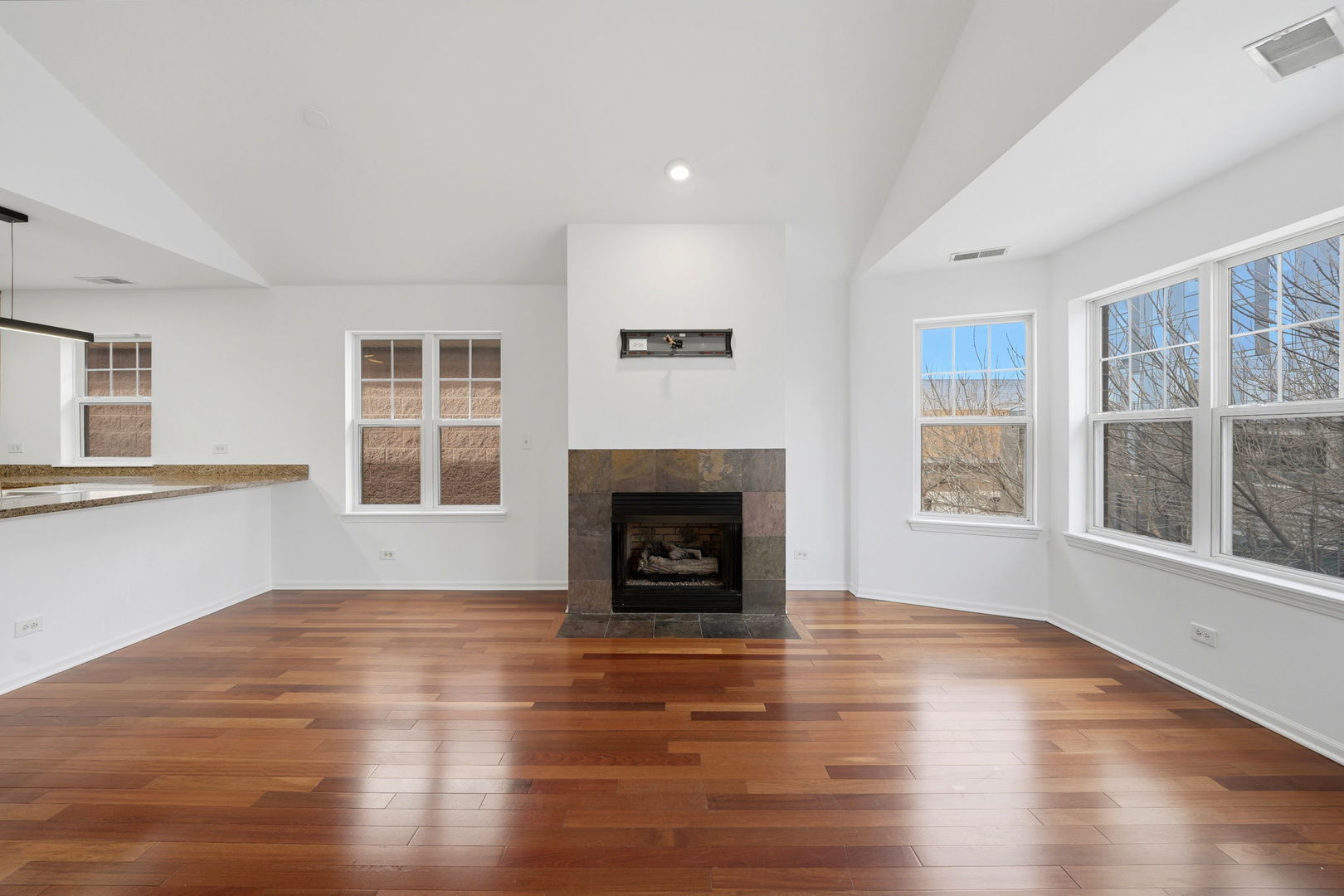 1156 N HOWE Street Unit: C