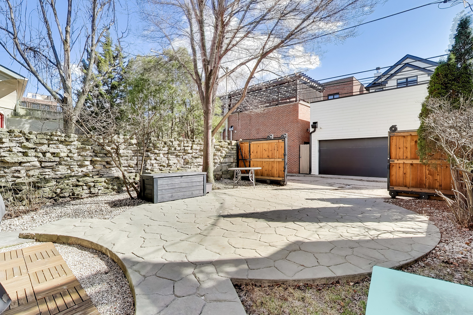 1727 W Henderson Street