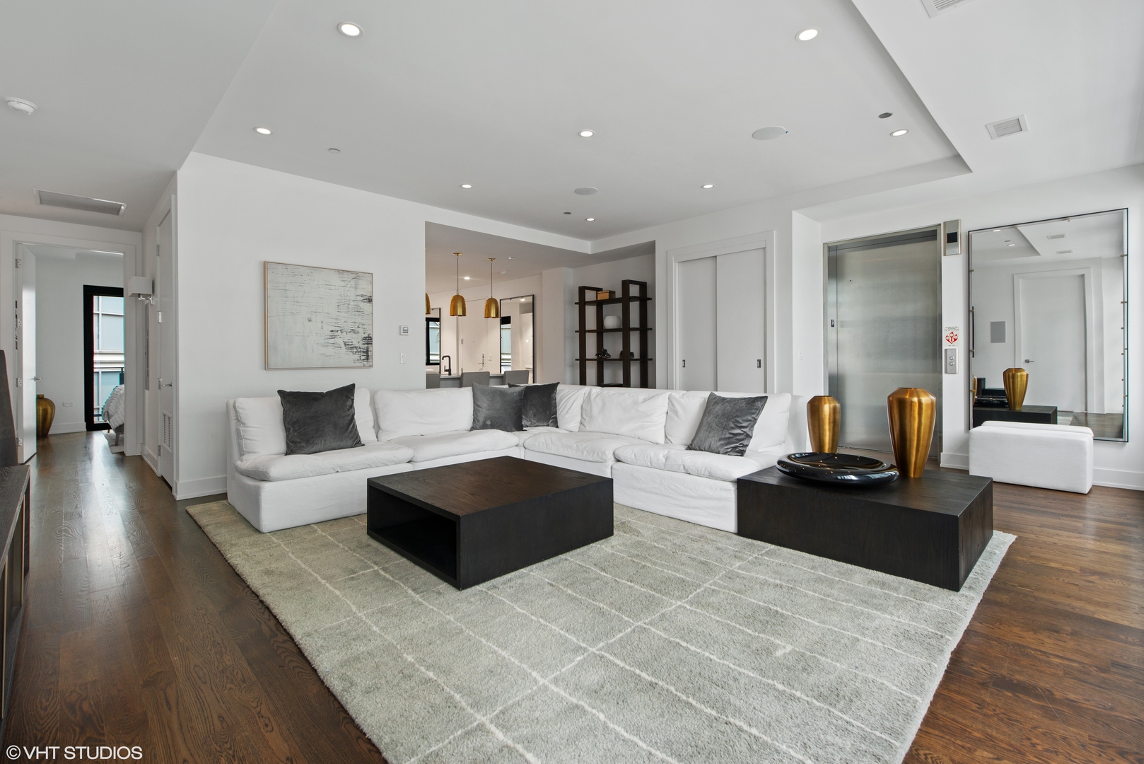 668 N KINGSBURY Street Unit: 507