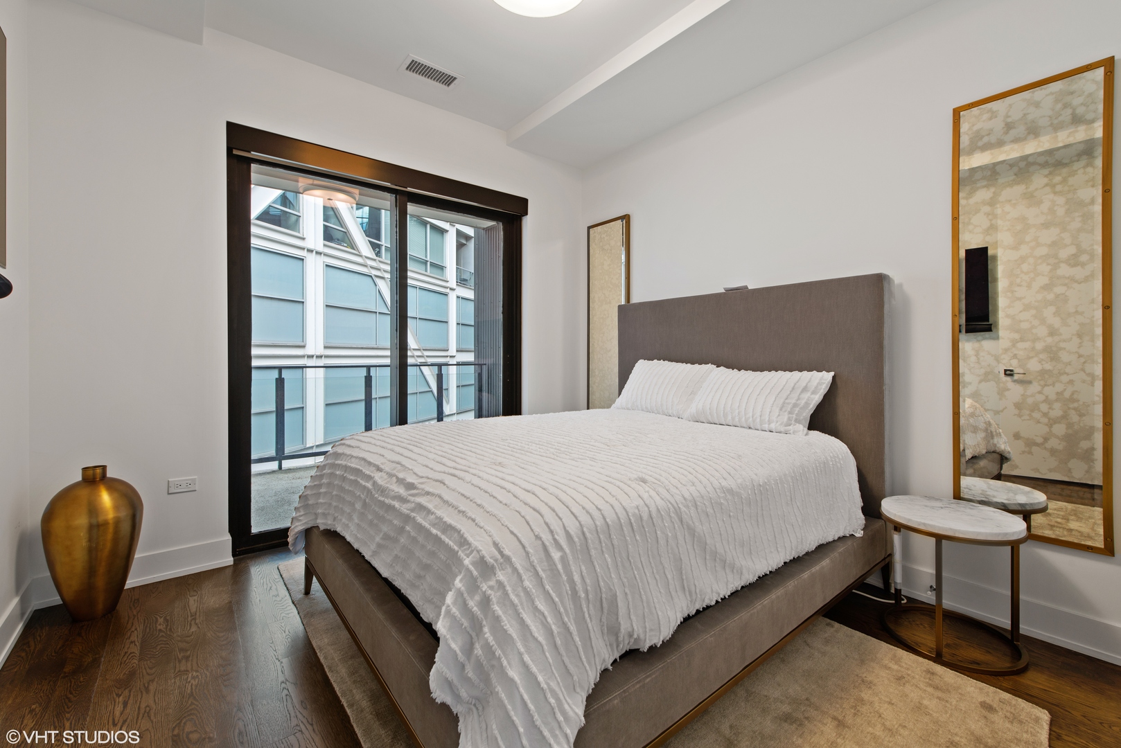 668 N KINGSBURY Street Unit: 507